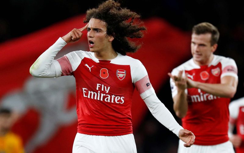 邮报：埃德森在土超遭水杯“轰炸”，欲将水杯踢回看台表不满