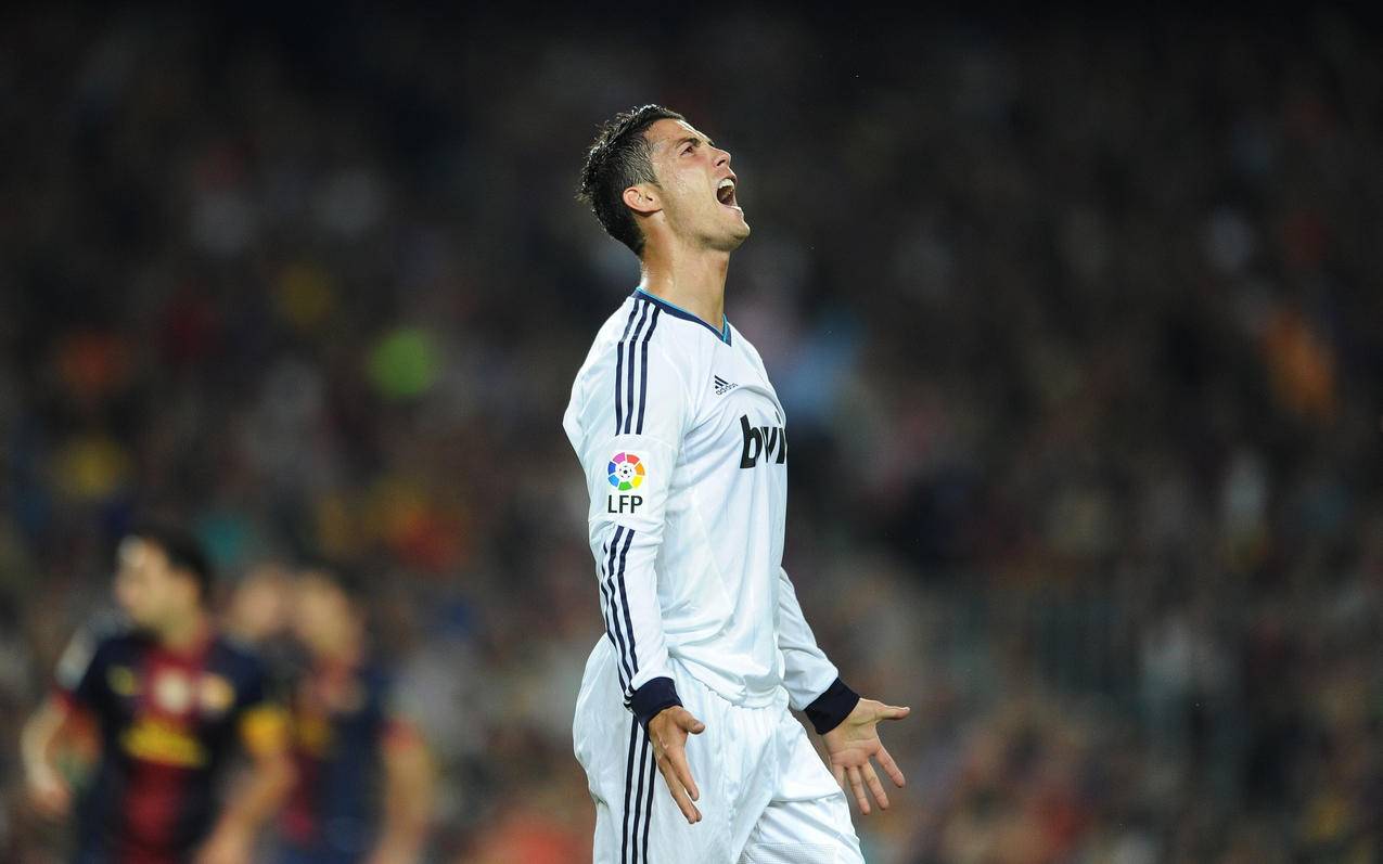 西甲战报：费尔南德斯点射制胜，十人西班牙人1-0十人巴列卡诺