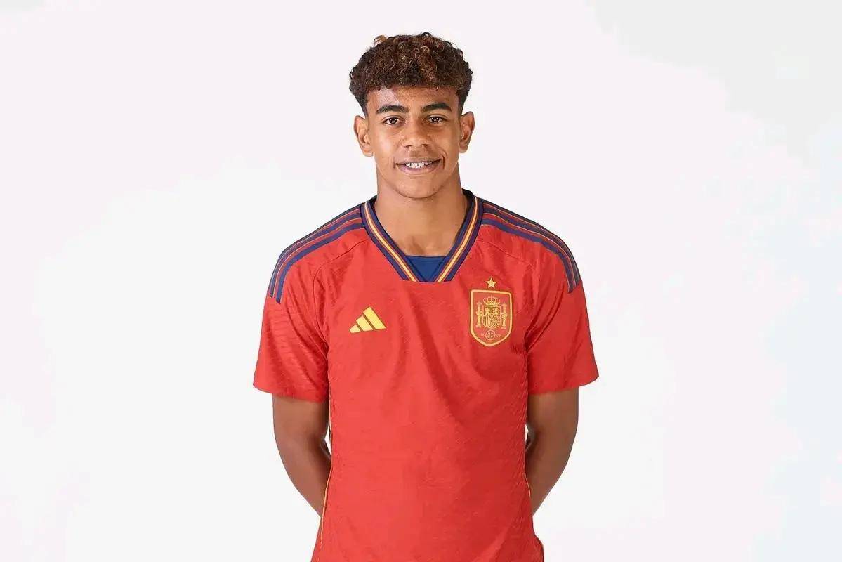 欧冠战报：格纳布里传射，基米希乌龙，拜仁3-1葡萄牙体育